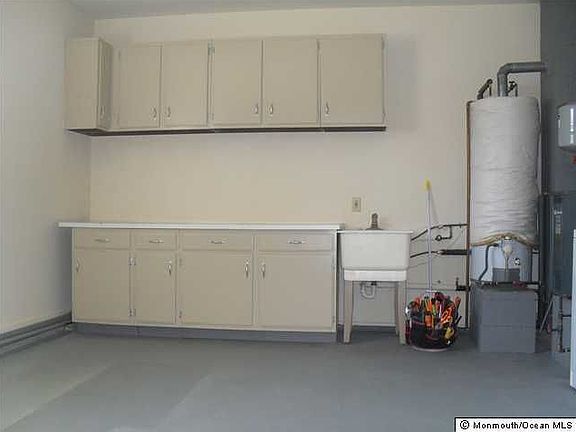 5th image of 57 Castle Harbor Dr