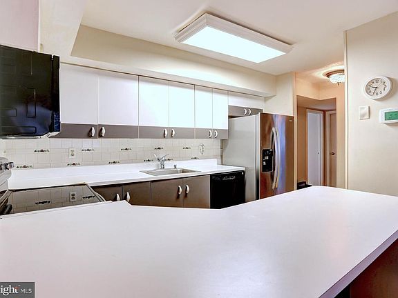 5th image of 8018 Valley Manor Rd APT 1A