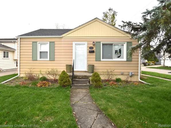 2914 Buckingham Ave, Berkley, MI 48072