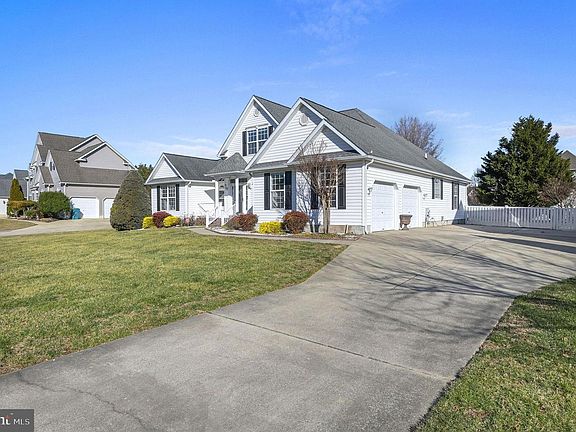 2nd image of 457 Orchard Grove Way