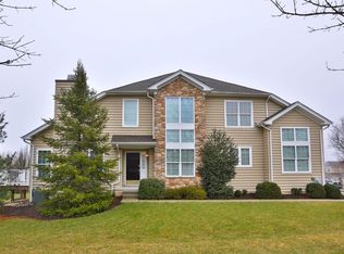 11 Oakbrook Ct, Malvern, PA 19355