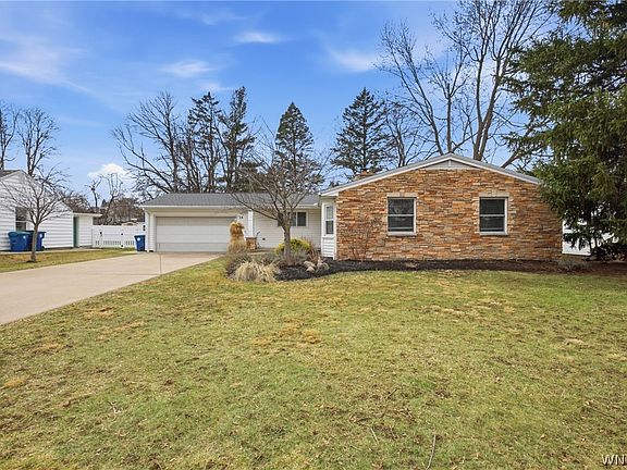 3rd image of 28 Fox Chapel Rd