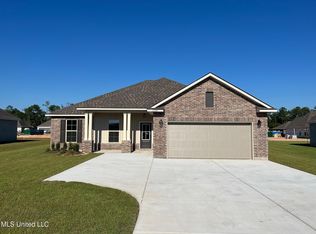 12160 Walker Rd, Ocean Springs, MS 39564