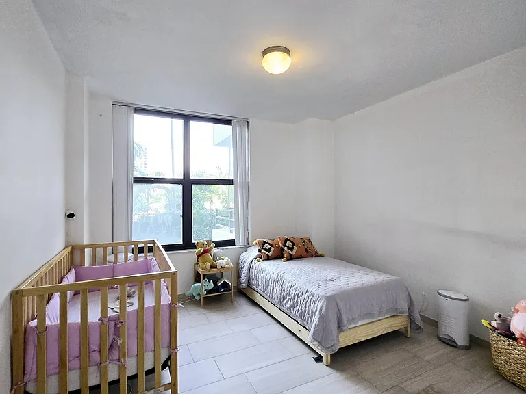 2500 Parkview Dr #412 — Photo 9