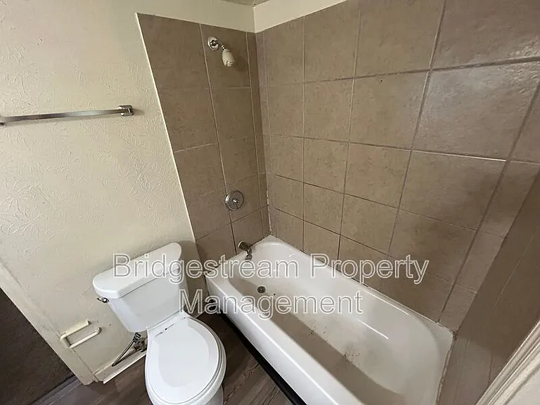 1317 Salem Ave #2 — Photo 5