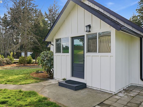 5th image of 8207 SE Cottrell Rd