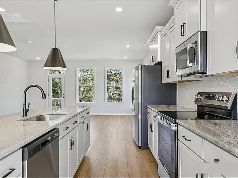 340 Mount McCauley Way — Photo 7