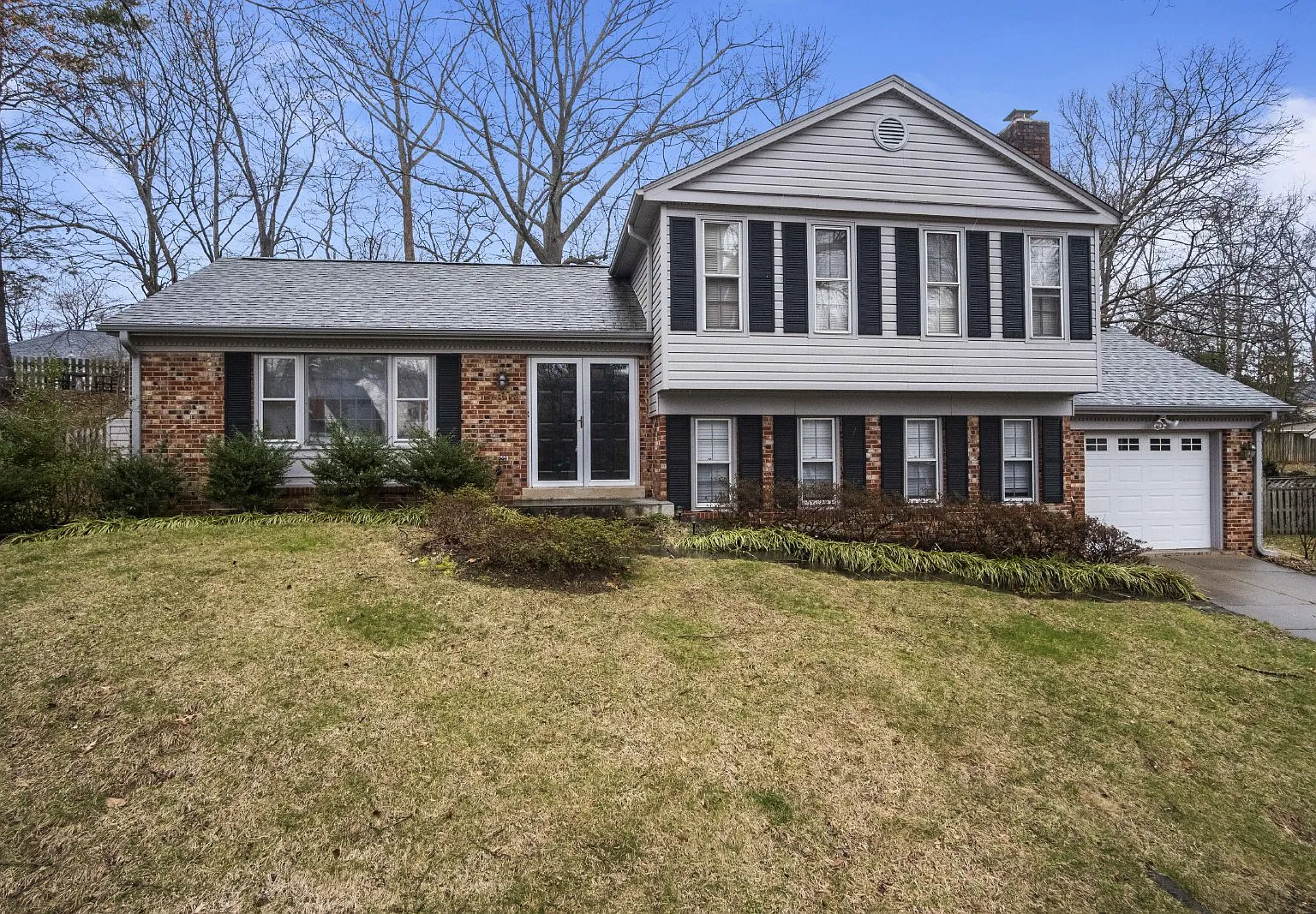 5 bed, 3.0 bath, 1406 sqft, $4,200 — Photo 2