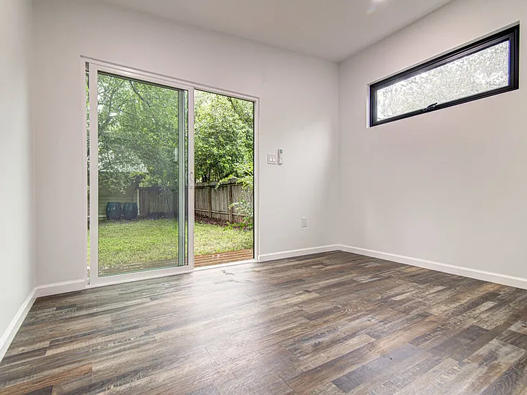 2704 Nottingham Ln — Photo 19