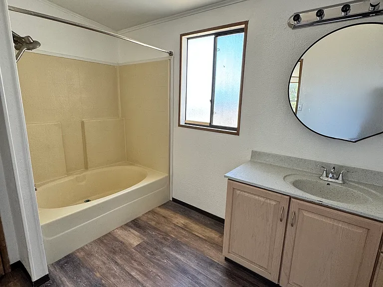 4270 N Adams St — Photo 10