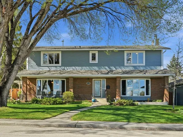 4108 S Gatefield Ave SW, Calgary, AB T3E 4C5