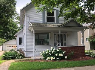 423 S Sheldon St, Charlotte, MI 48813