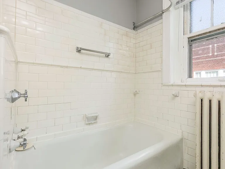 Cavalier Apartments — Photo 18