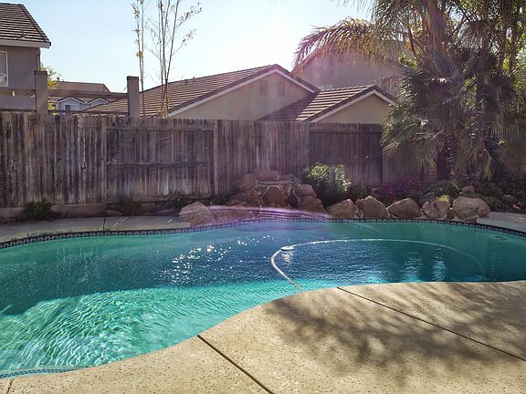 2nd image of 1825 Iceberg Ln