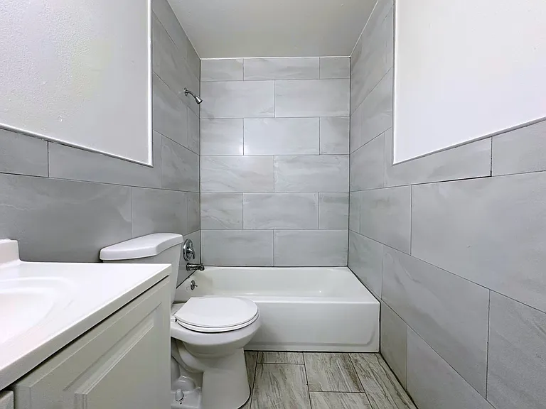 692 Neil Rd #702 — Photo 11