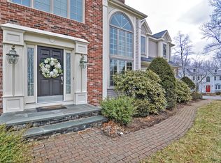 7 Woodcrest Rd, Westborough, MA 01581