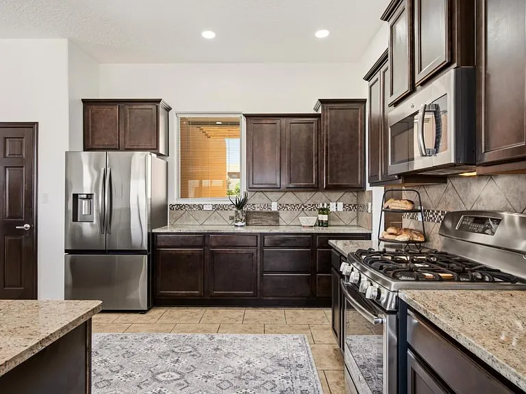 6102 Pecos Trail Dr NE — Photo 4