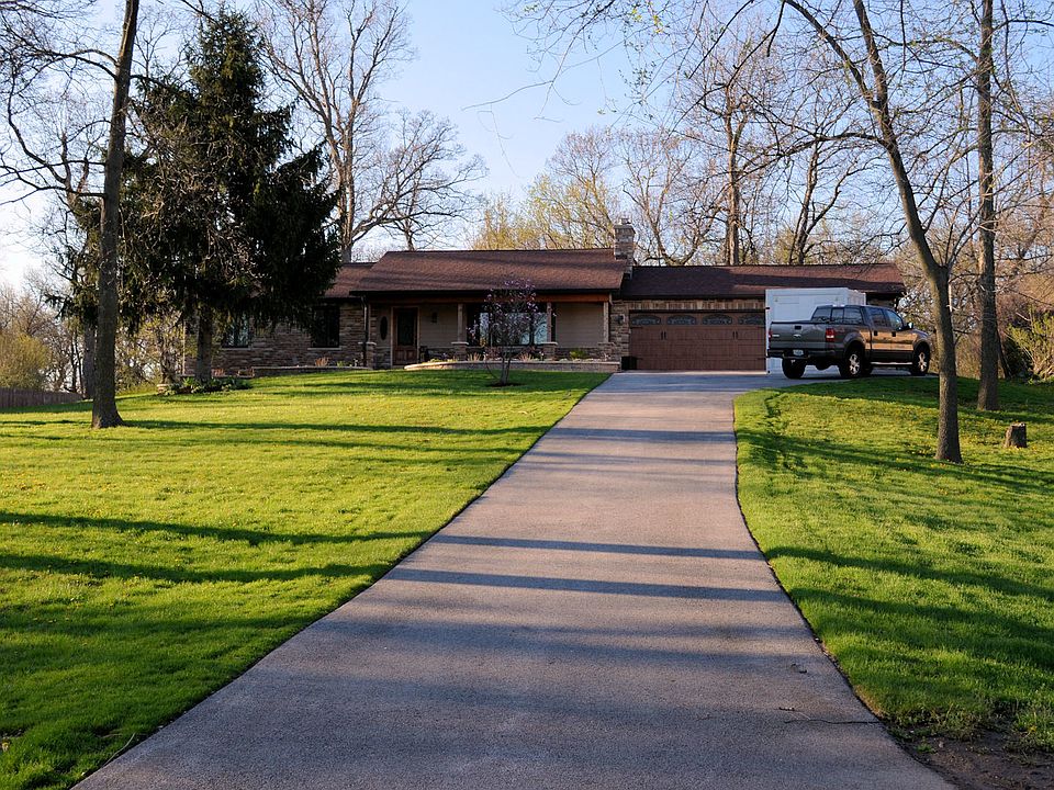 1st image of 28W132 Robin Ln