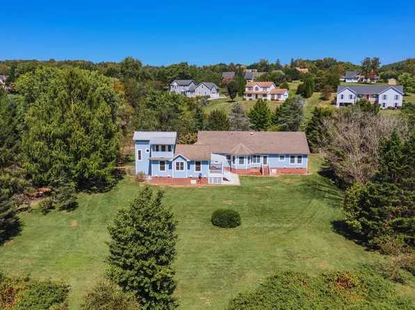 3 High Meadow Dr, Lexington, VA 24450