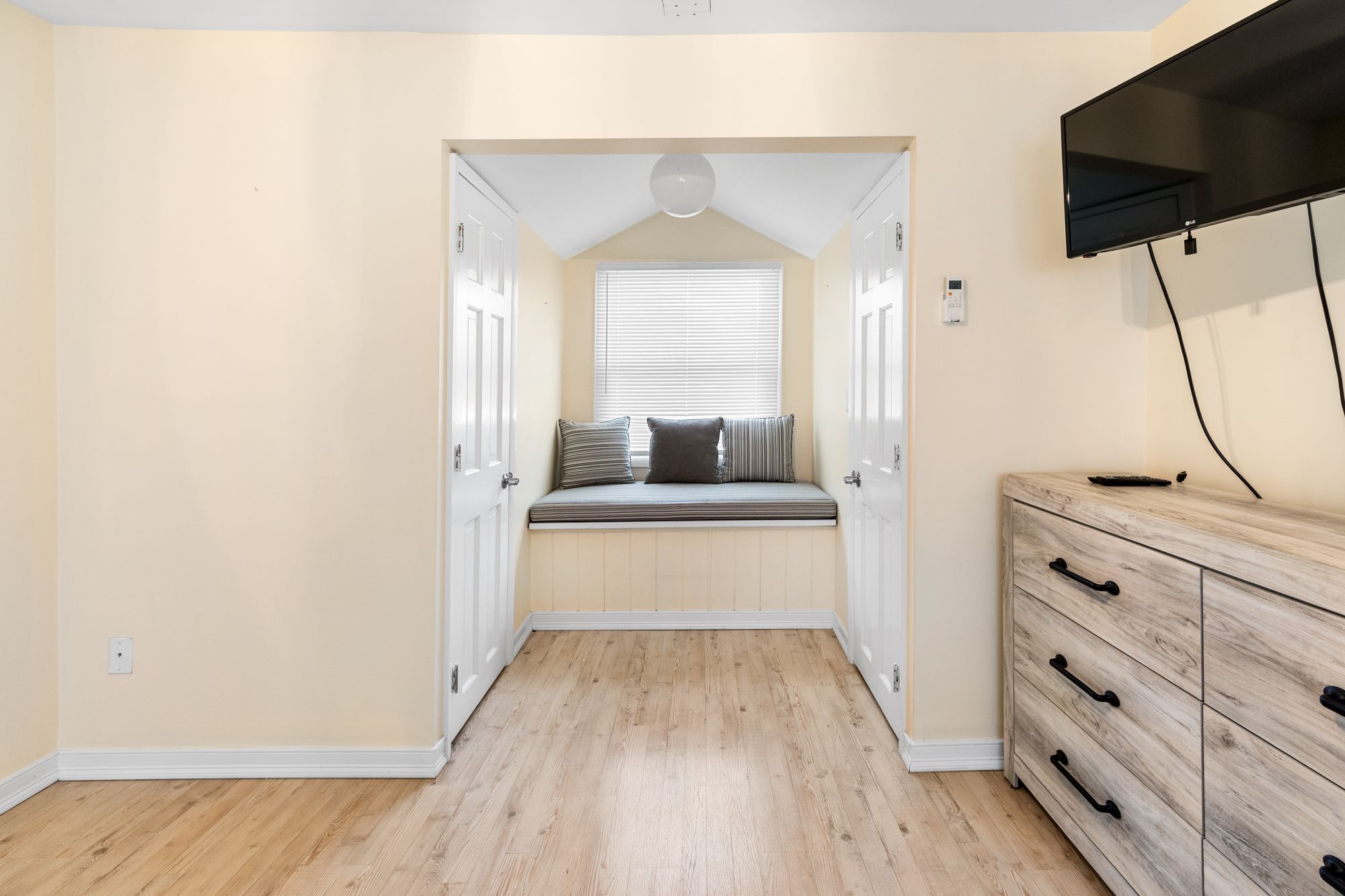 16 Red Bridge Rd, Center Moriches, NY 11934 Out East