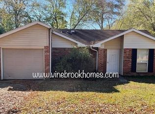 109 Barrow Ct, Raeford, NC 28376