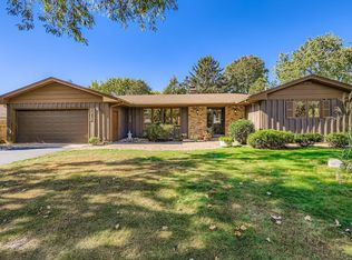 8312 Chowen Ave S, Bloomington, MN 55431