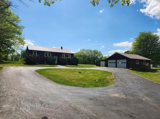 538 Bean Rd, Oxford, ME 04270