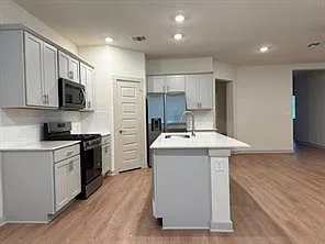 3 bed, 2.0 bath, 1446 sqft, $1,950 — Photo 4
