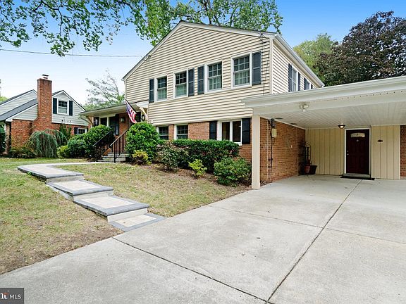 2nd image of 1118 Waynewood Blvd