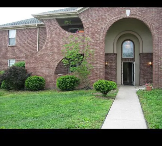 961 Golfview Dr #202 — Photo 2