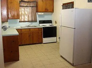 4 bed, 1560 sqft, $850 — Photo 2