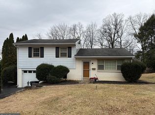 21 W Golf Club Ln, Paoli, PA 19301