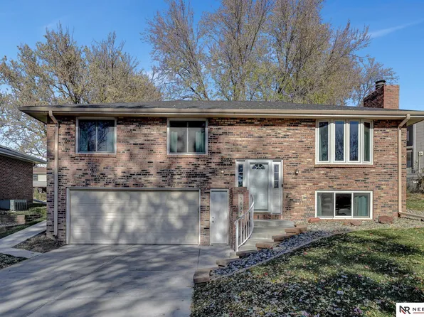 5832 Spruce St, Lincoln, NE 68516