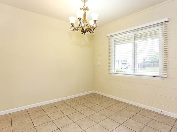 5th image of 5406 61st St