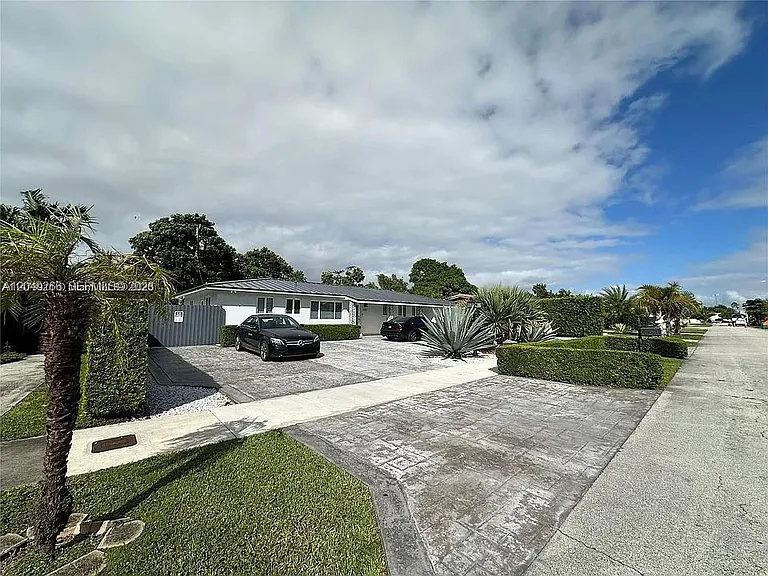 46XX SW 89th Pl — Photo 1