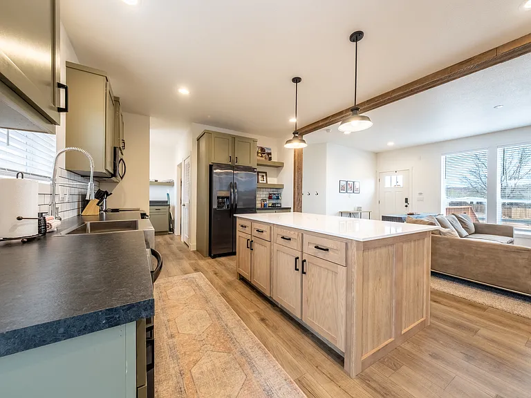 523 W Vance Dr — Photo 13