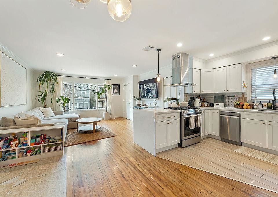 1st image of 640 38th St #1