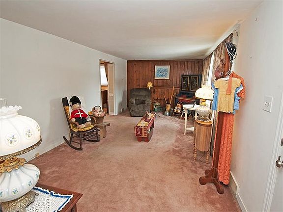 5th image of 128 Gardenia Dr