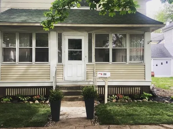208 Maple Ave, La Porte, IN 46350