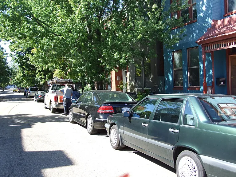 Side view of Fan District neighborhood!