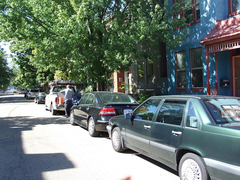 Side view of Fan District neighborhood!