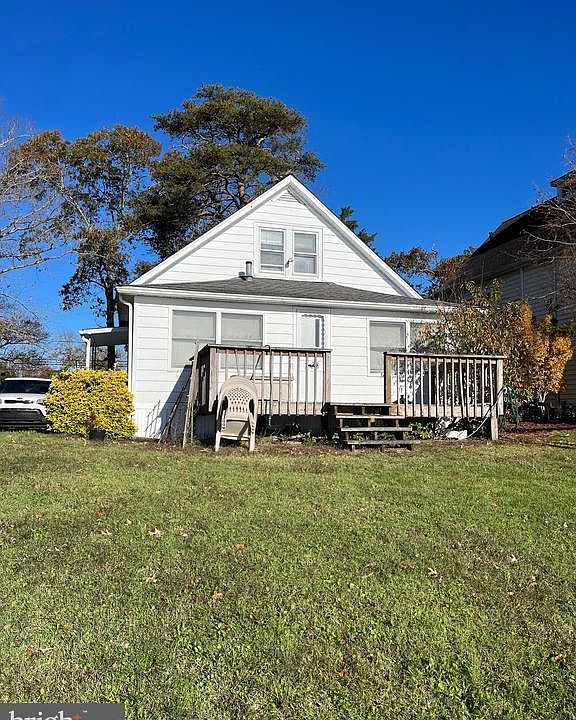 2nd image of 32340 River Rd