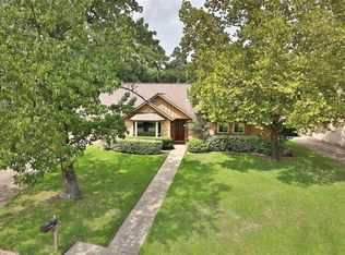 8210 Wimbledon Ln, Houston, TX 77070