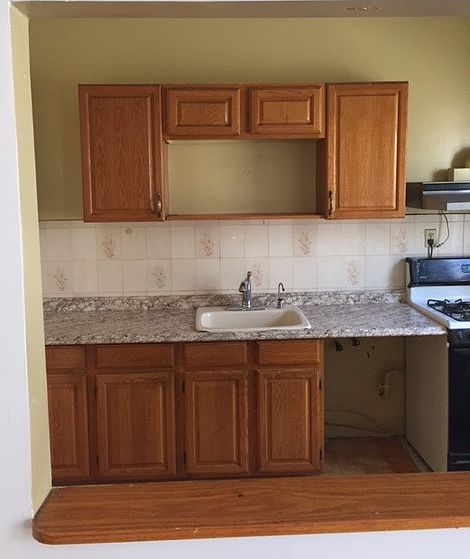 2nd image of 10944 113th St #2