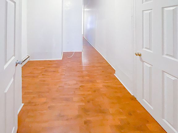 3rd image of 579 Saint Johns Pl APT 1R