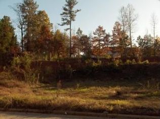 908 Maple Creek Ct, Loganville, GA 30052