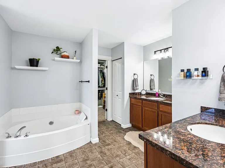 15233 Kayla St SE — Photo 17