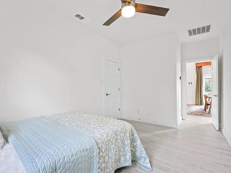 4013 Legend Trl — Photo 12