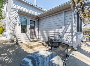 60 Park Forest Rd, Cranston, RI 02920