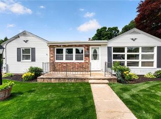 40 Cleveland St, West Warwick, RI 02893